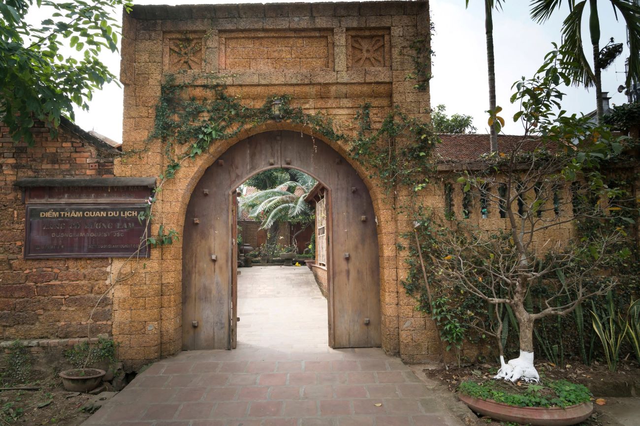 古のベトナム伝統文化の村「ドゥンラム村」