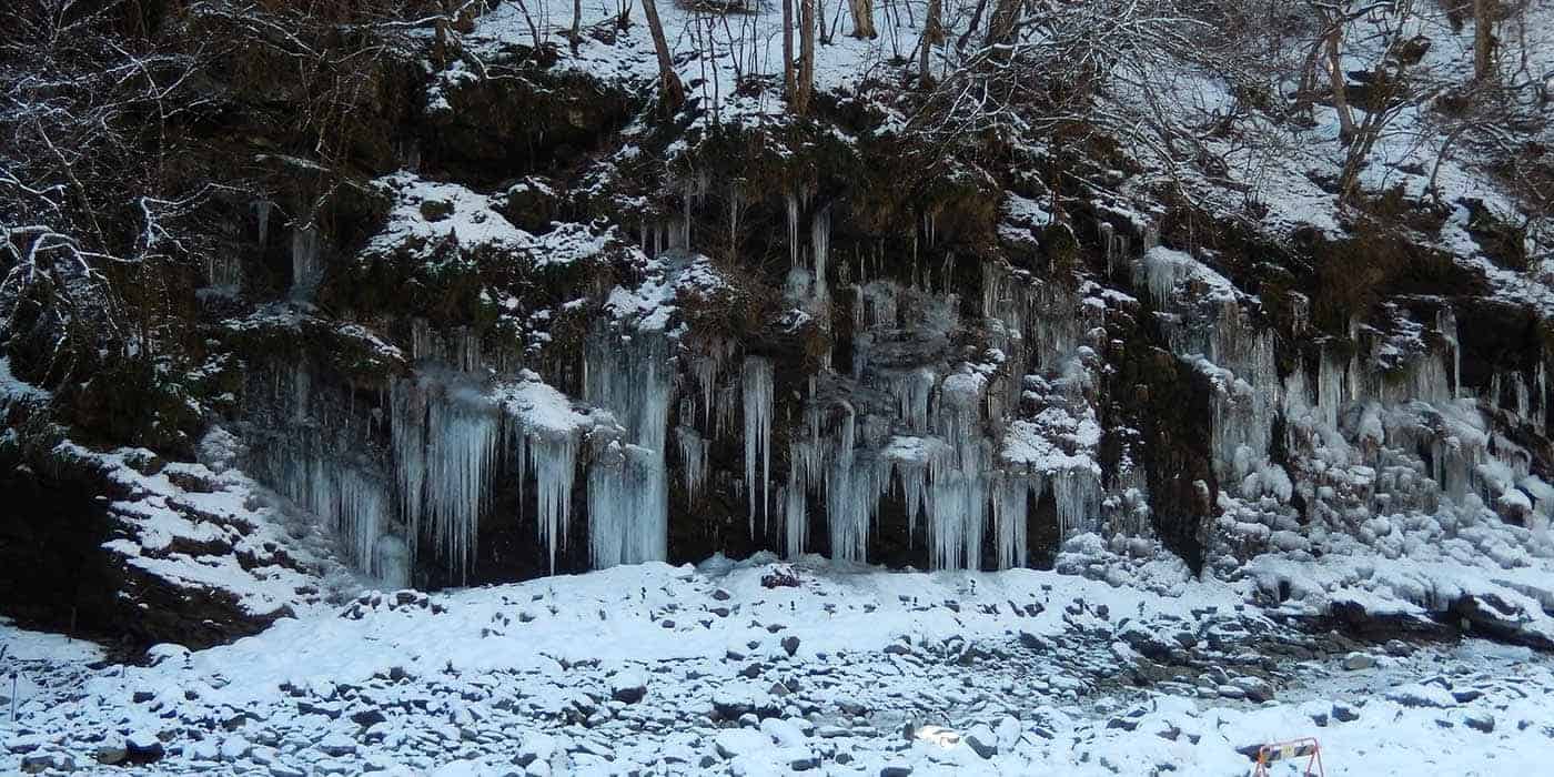 普通の氷柱じゃない Br 圧倒的な三十槌の氷柱 日本の絶景 Jtb 感動の瞬間 とき