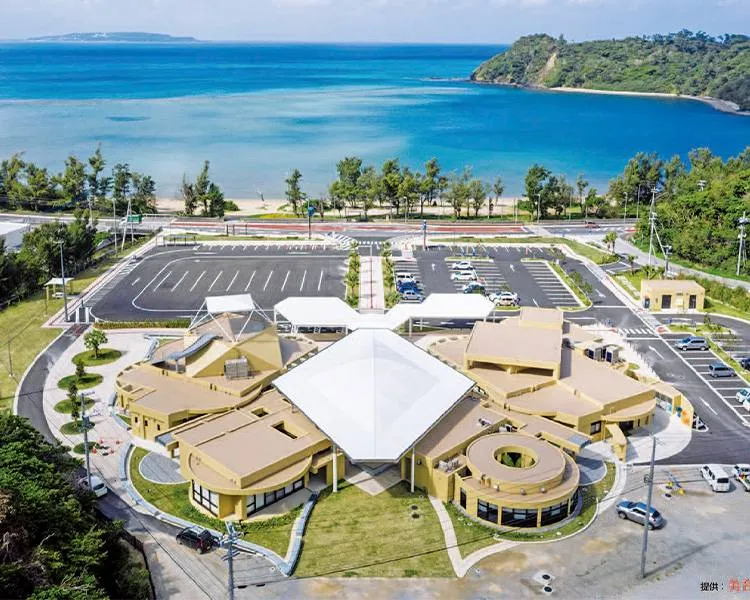 道の駅 おおぎみ（やんばるの森ビジターセンター）　提供：美音Space Design