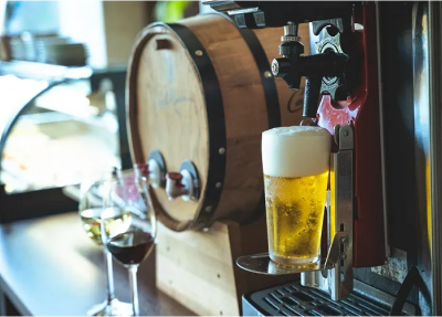 ハッピーアワーでは4時間飲み放題！