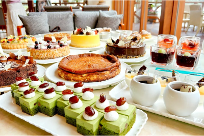 ホテルメイドの17種類のスイーツと20種類のソフトドリンクを常時ご用意！