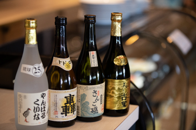 ハッピーアワーでは色々な種類のお酒が3時間飲み放題！20時以降はナイトキャップも！