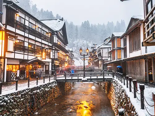 銀山温泉