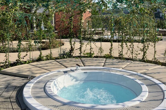 ロイヤルチェスター長崎ホテル＆リトリート　PRIVATE GREEN JACUZZI