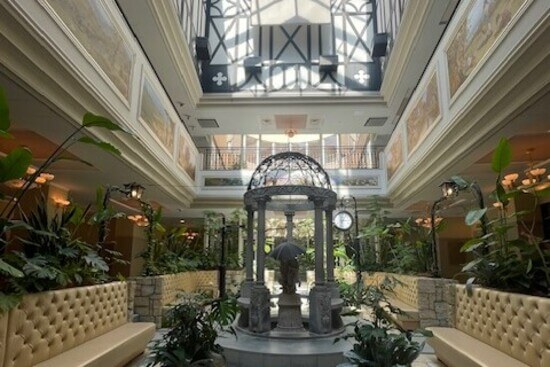 ロイヤルチェスター長崎ホテル＆リトリート　ロビー