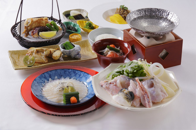 グランドニッコー淡路 淡路島3年とらふぐ会席コース(一例)