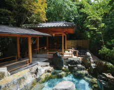 露天風呂「せせらぎの湯」