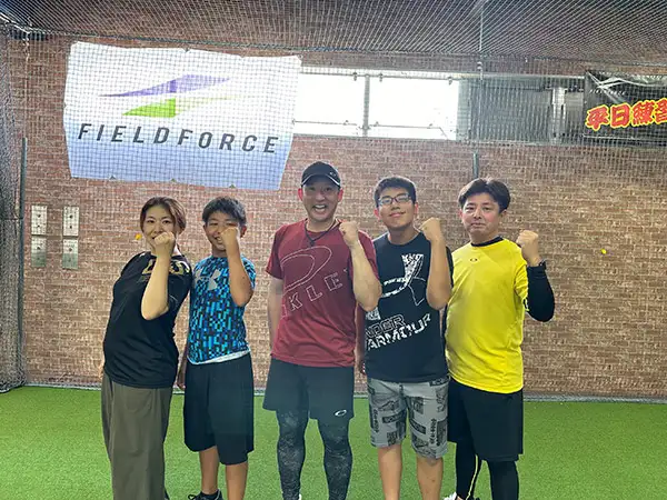 杉谷氏と野球体験の様子