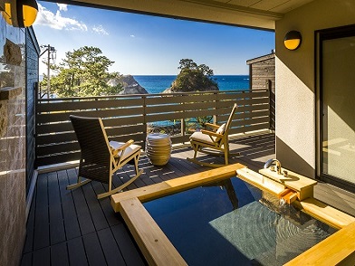 露天風呂付客室に泊まる