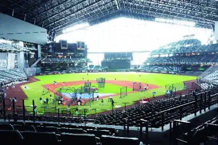 バックネット裏MAIN LEVEL