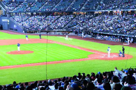 ダイヤモンドクラブシート・三塁側sec128