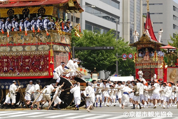 祇園祭山鉾巡行（後祭）©京都市観光協会