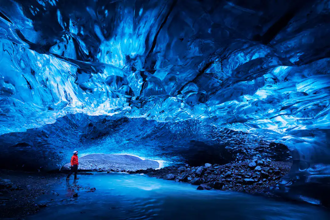 アイスケーブ（氷の洞窟）