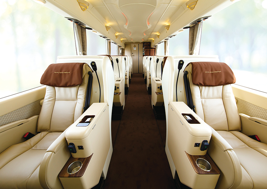 Introduction of Luxury Bus Royal Road Ginza GLOBAL LOUNGE GINZA