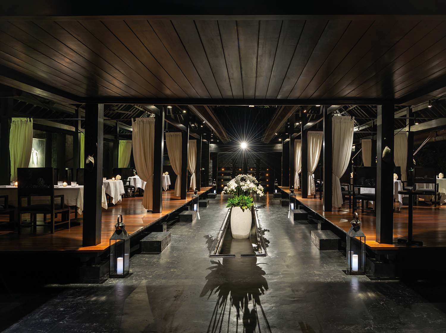 �C�^���A�����X�g�����ɂ����ē����܂�