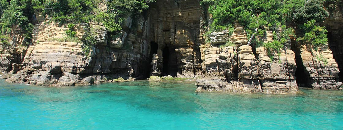 長崎県壱岐島の岸壁