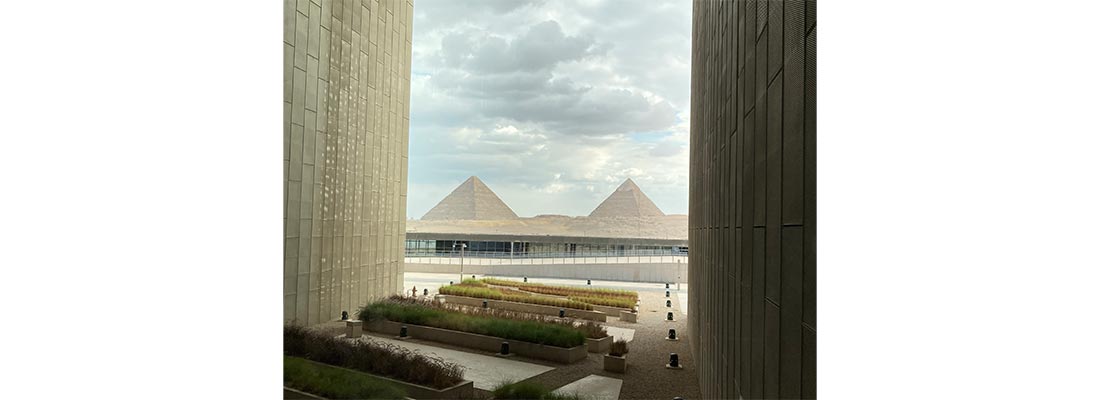 博物館からみたピラミッド