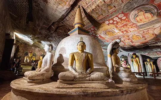 ダンブッラ石窟寺院