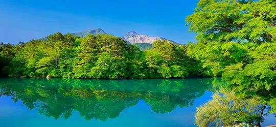 五色沼（毘沙門沼）と磐梯山