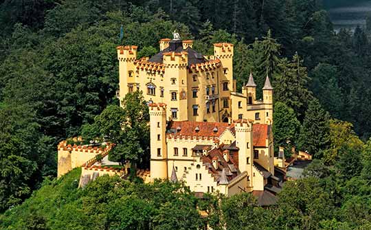 ホーエンシュバンガウ城