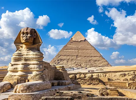 スフィンクスとピラミッド