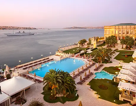 スフィンクスとピラミッド