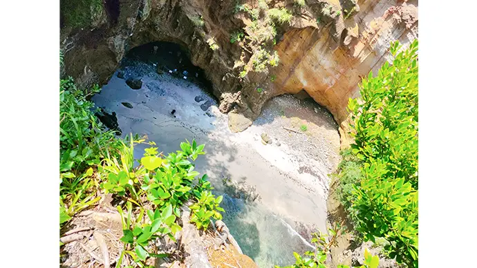 静岡県下田市の龍宮窟