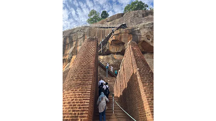 ライオン・テラスから頂上への登り口