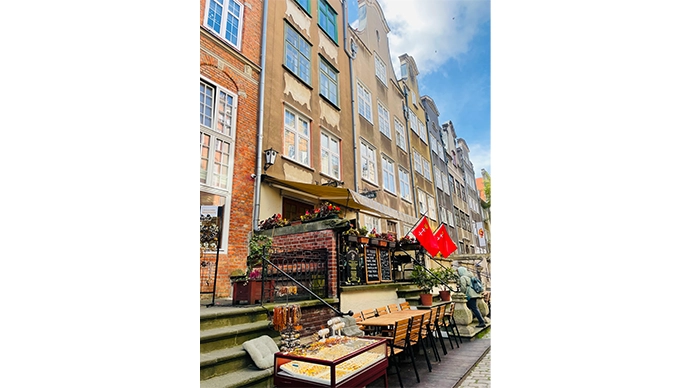 琥珀製品がずらりと並ぶマリアツカ通り