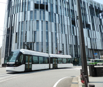 富山市ガラス美術館