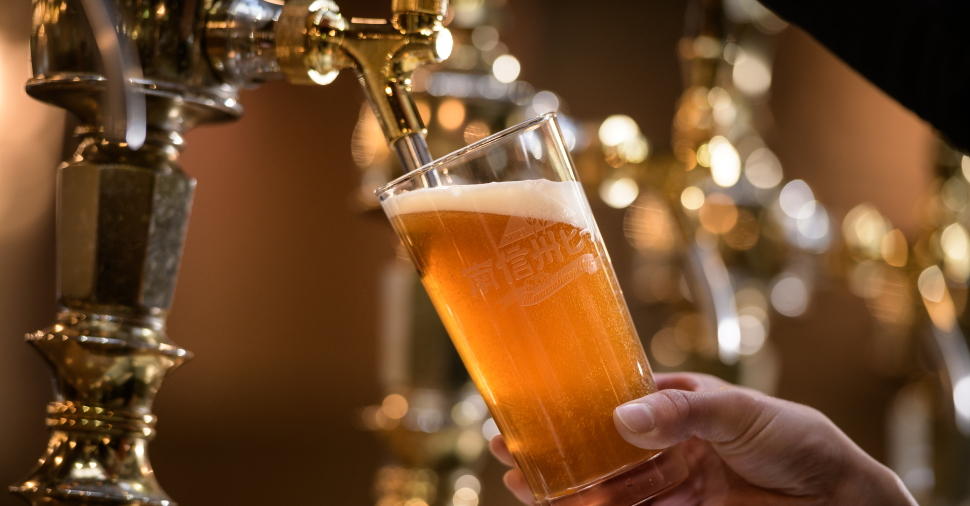 「南信州ビール 味わい工房」では、できたてビールとこだわりの料理が楽しめる