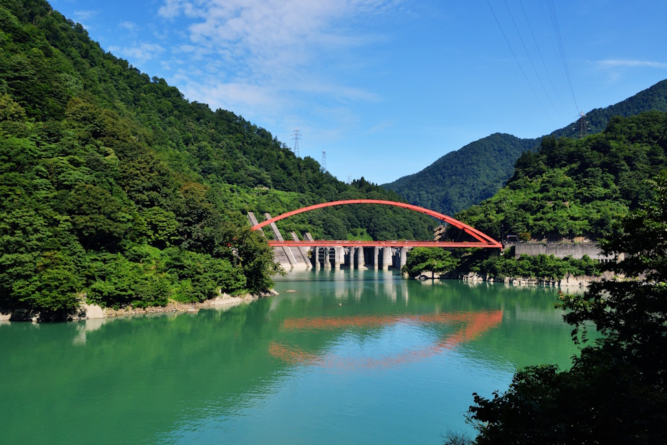 うなづき湖と湖面橋