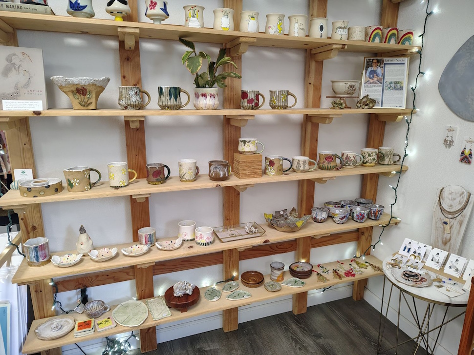 リテールスペースを兼ねたギャラリー