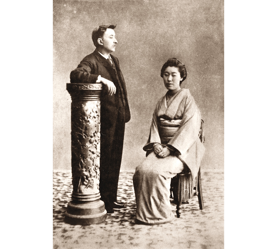 小泉八雲とセツ　写真提供：小泉八雲記念館