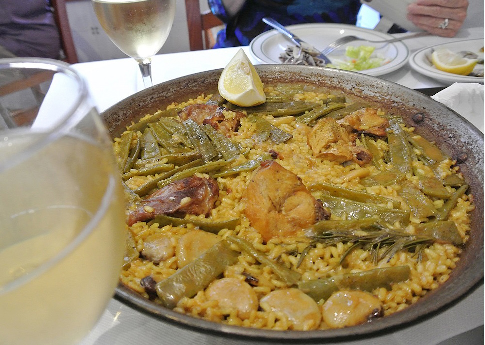 これは2人前のバレンシア風パエリア