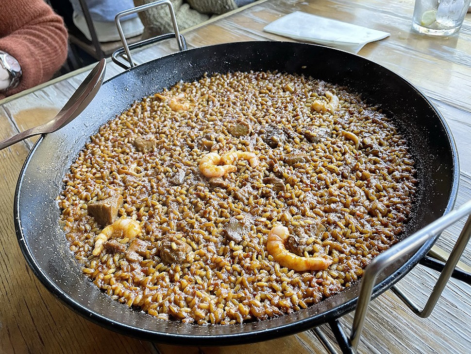 エビを剥いたり手を汚さずに食べられる