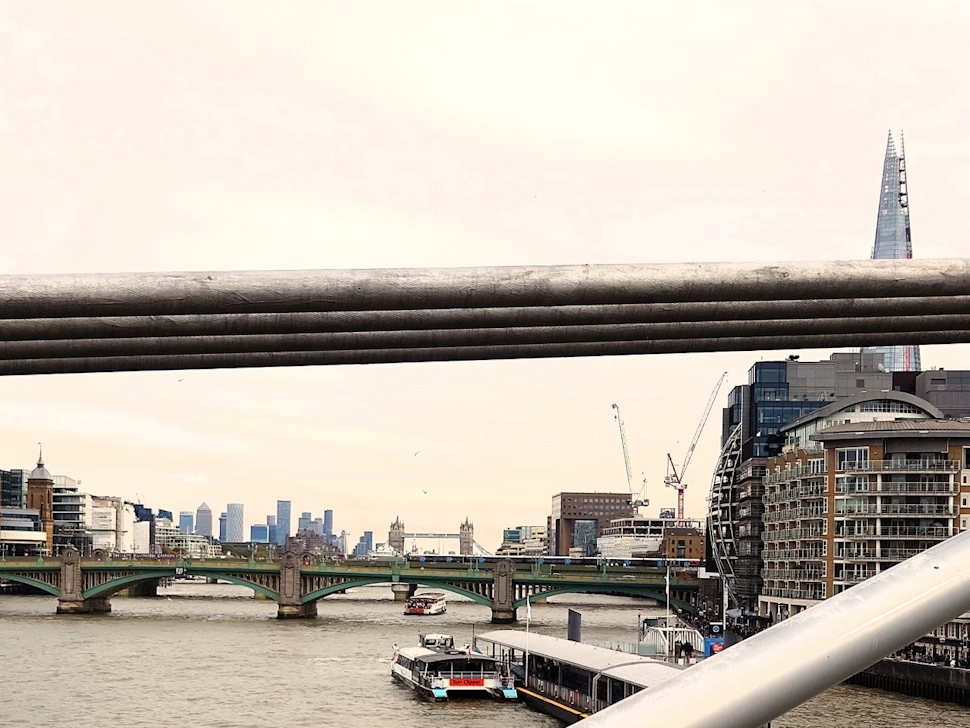 ザ・シャードとタワー・ブリッジ