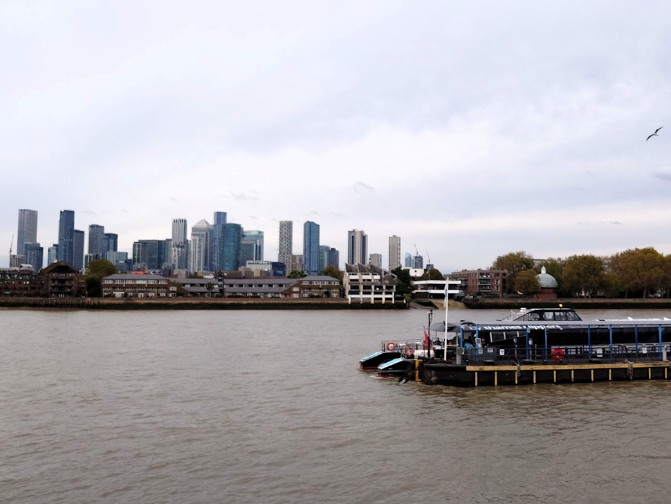 グリニッジ側から対岸を望む