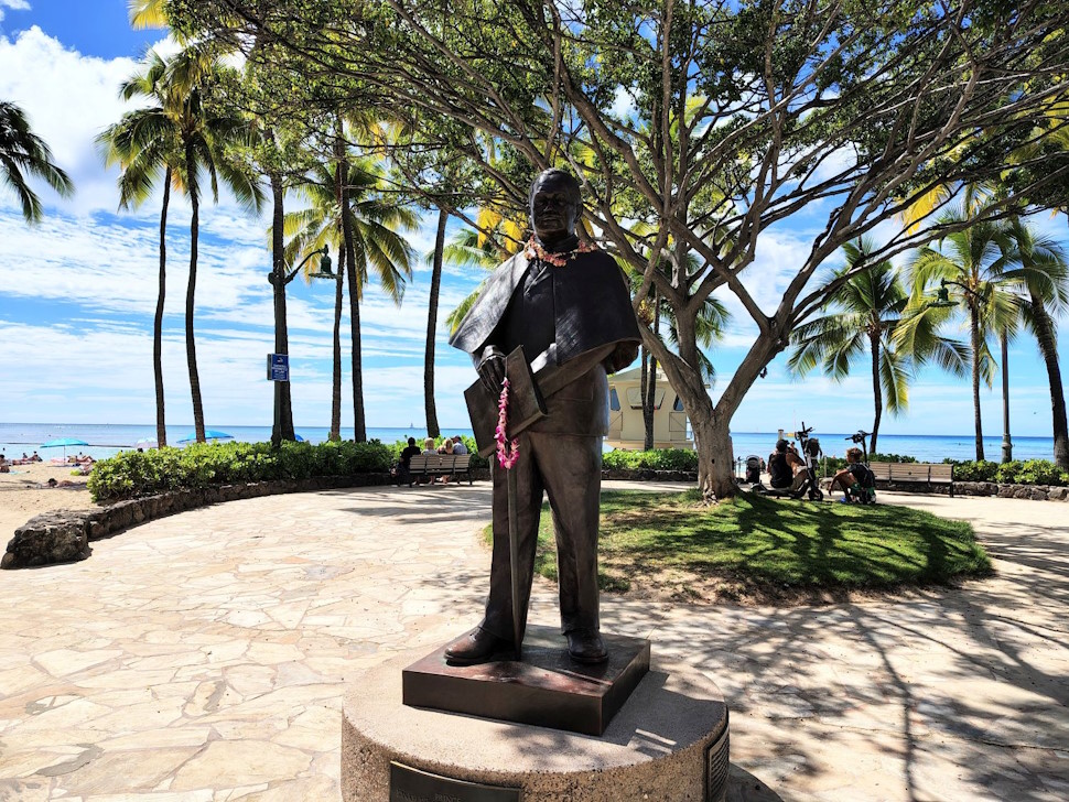 クヒオ王子の像