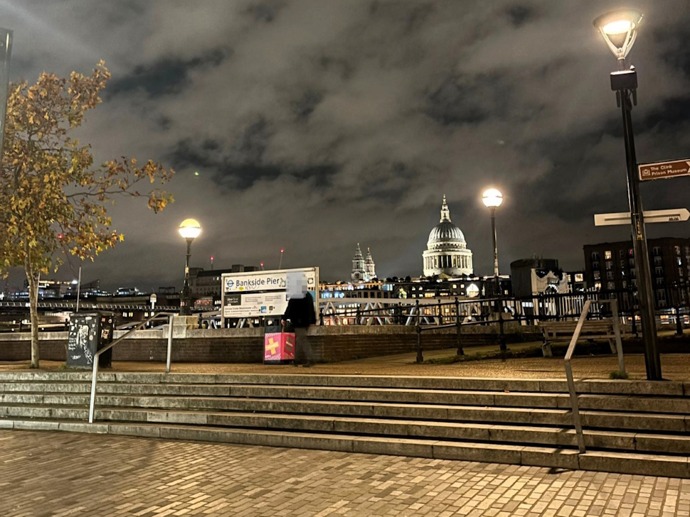 スワン・ロンドン目の前の夜景