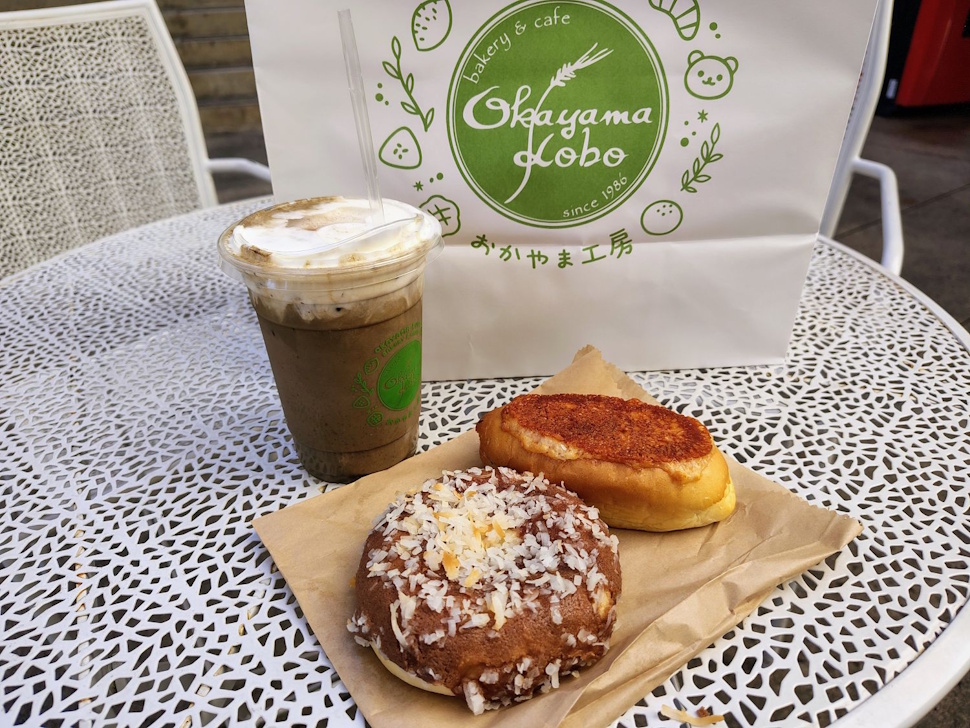 ツナ・メルトとホノルル店限定の「ハウピア・クリームパフ」、Kobo-jicha（ほうじ茶）ラテ
