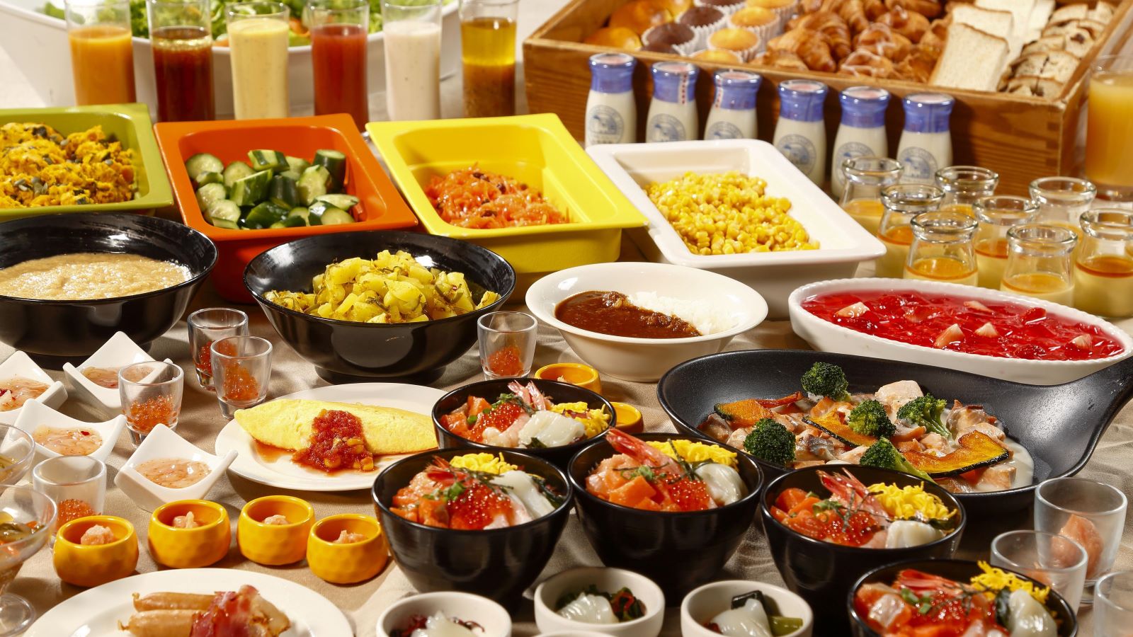 最新版】 高級プリンスホテル宿泊券 2名様 食事付き 箱根 広島 富良野 など