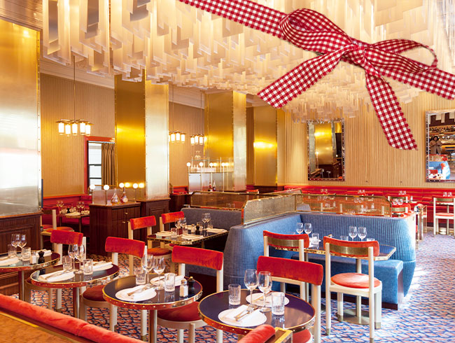 パリの名店で楽しむ、安心・快適な本格ディナー体験