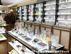 フラゴナール香水博物館立ち寄りも。 日本語オーディオガイドでの見学付