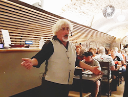 迫力満点の歌声が聴けるライブショー付きイタリアンディナー!