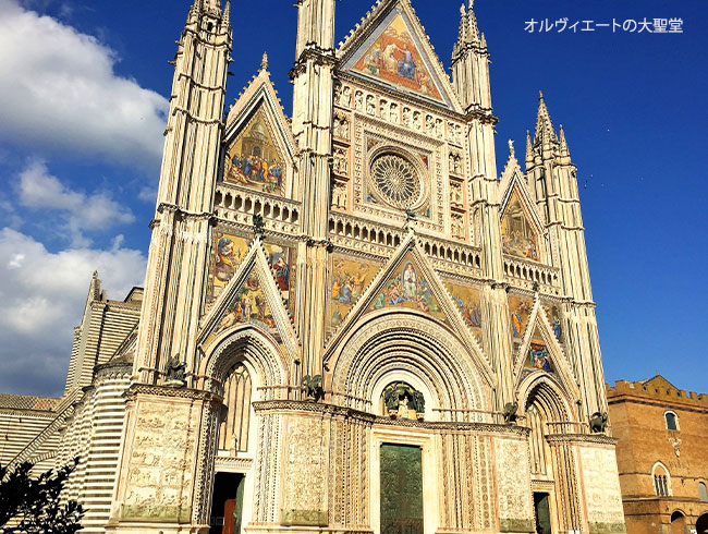 年末年始限定!お得な特別セットプランもご用意✨️元旦はイタリアの田舎へ初詣♪ スパークリングワイン付🥂