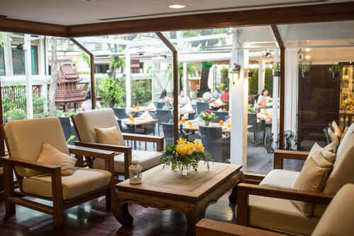 マンゴーツリーレストラン（スラワォン店）