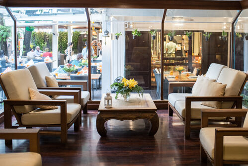 マンゴーツリーレストラン（スラワォン店）