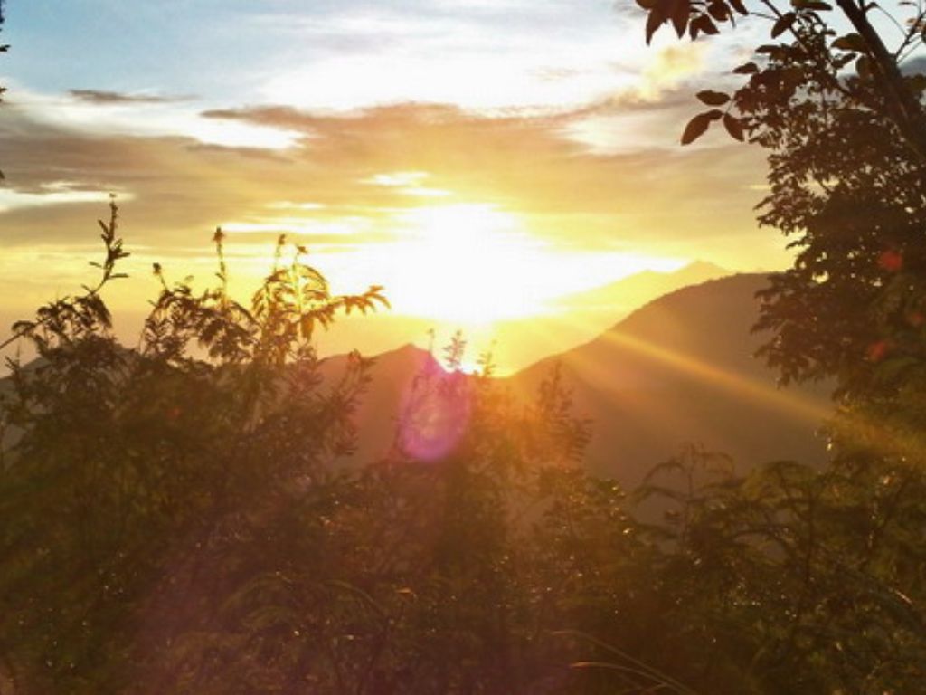 バリ島絶景サンライズ鑑賞