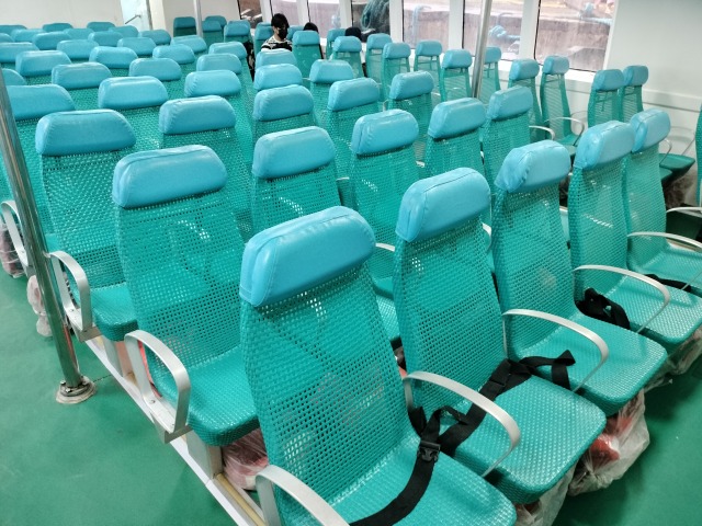 ボホール島ツアー｜エコノミークラスの座席